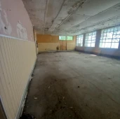 Нежилое здание, 1-этажное, 764,9 кв. м с земельным участком 1 888 кв.м: Ярославская обл., г. Переславль-Залесский, ул. Строителей, д. 33а